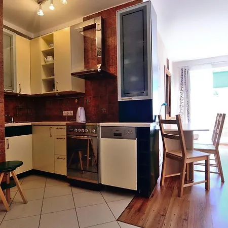 아파트 Victus Atmospheric With Parking And Balcony By Renters
